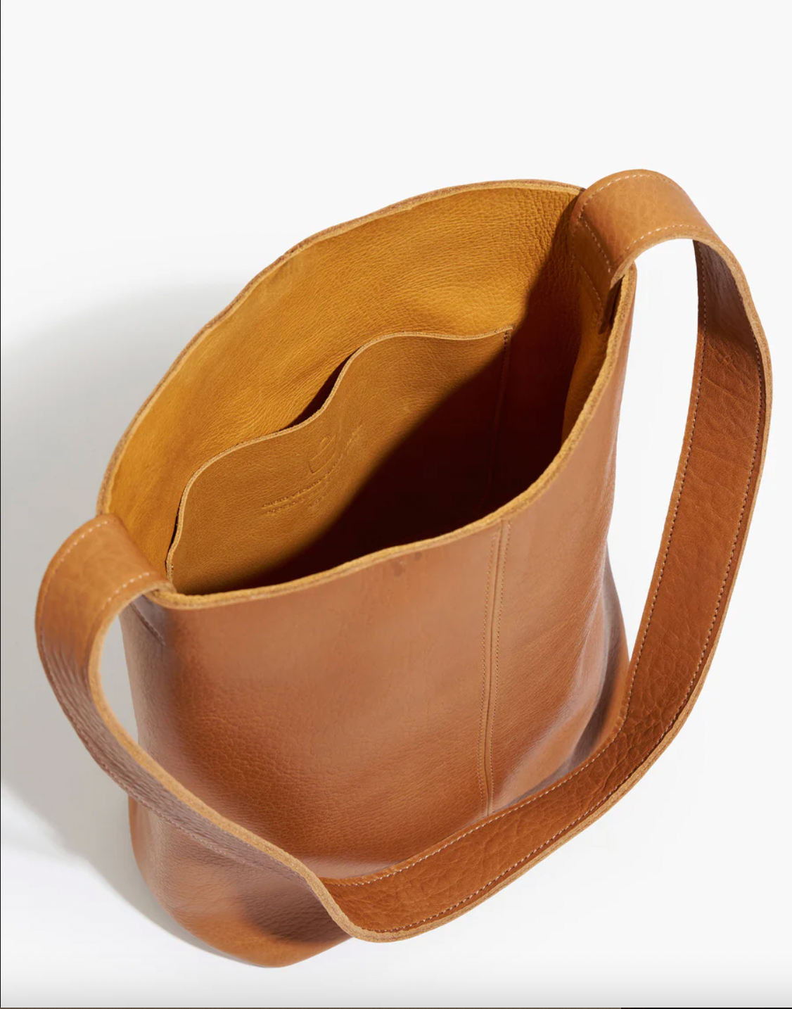 Plaza Tote, Tobacco