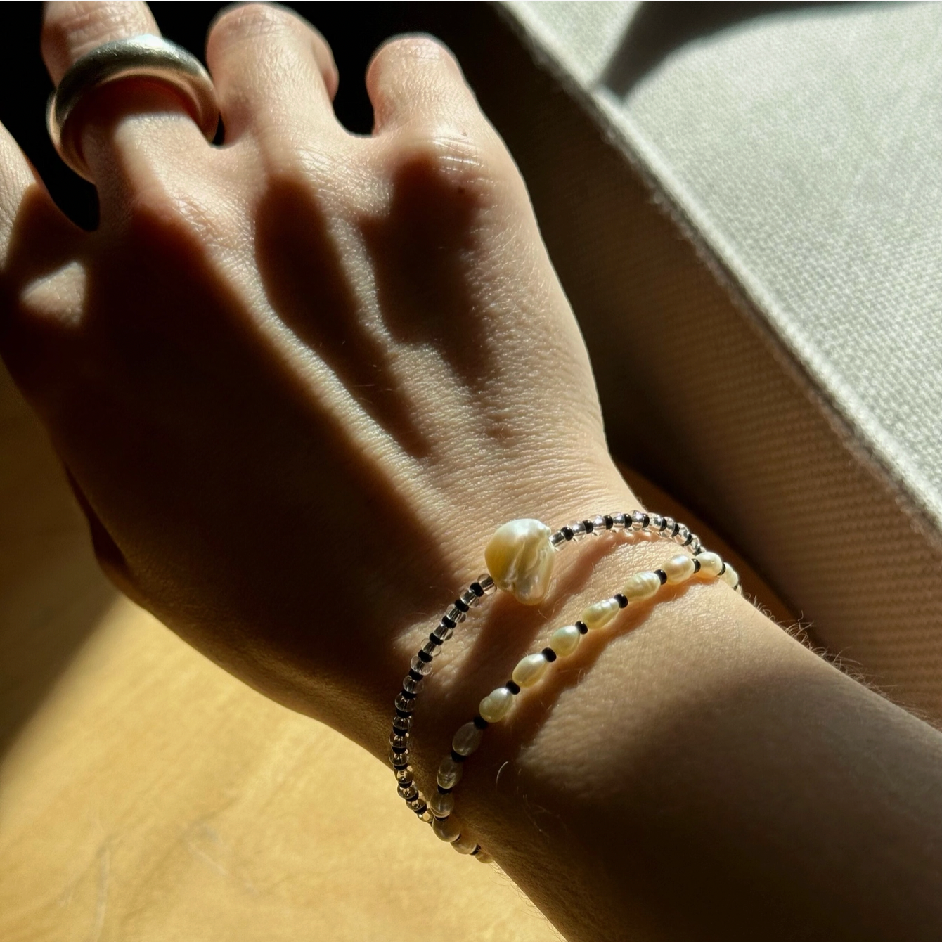 Frosted Pearl Bracelet: 7”