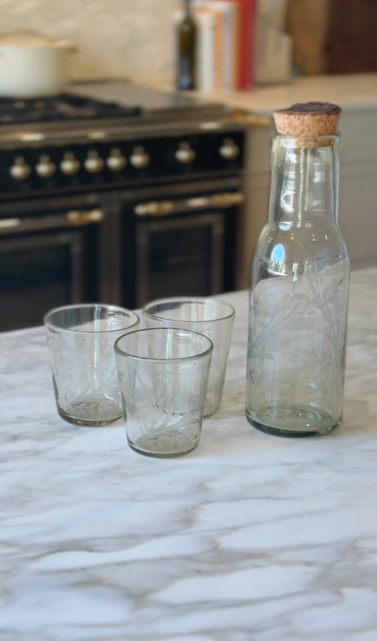 Hand-etched Carafe with lid, Large