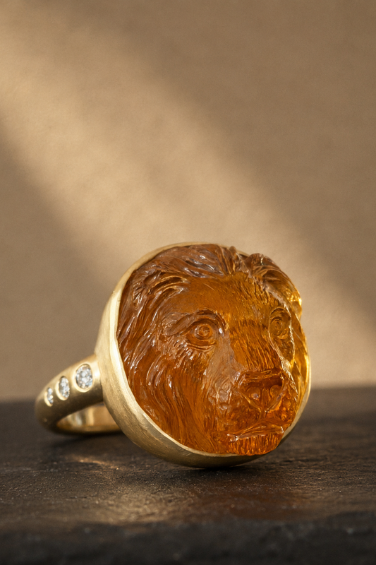 The Lion Ring in 18K Gold