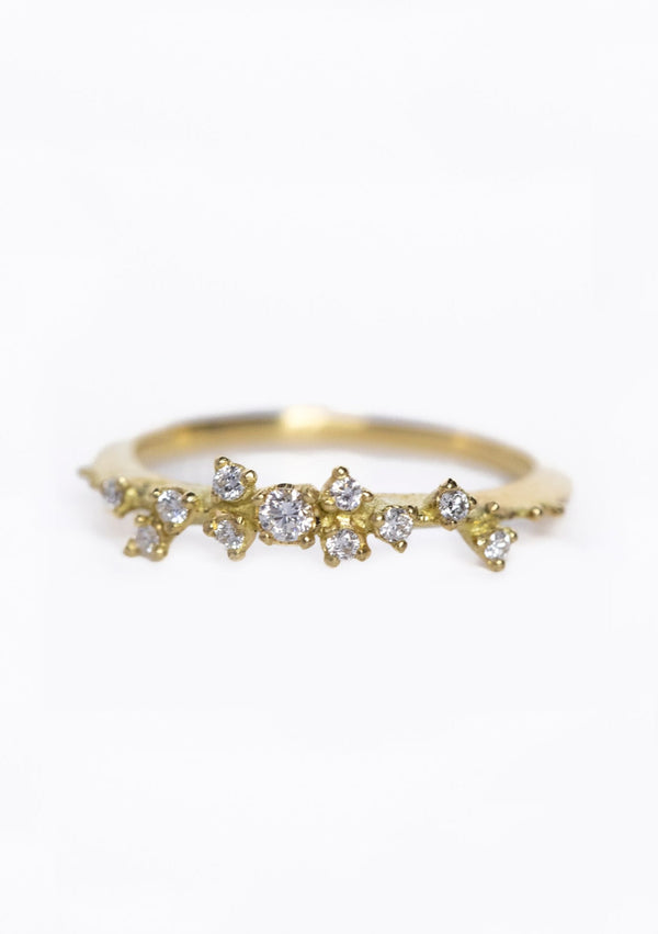 18K Gold Ring Set with Scattered Diamonds
