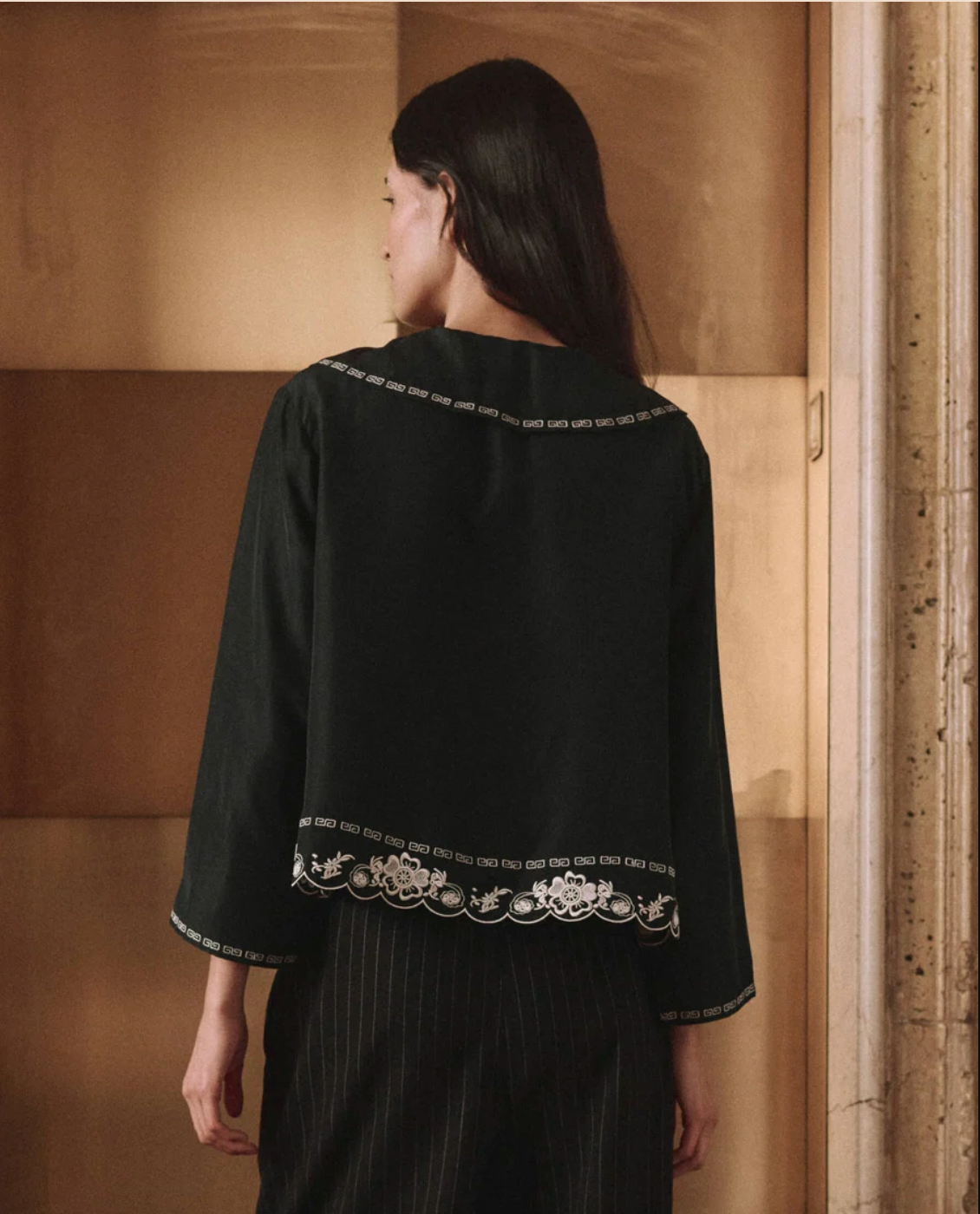 Embroidered Floral Peter Pan Collar Top