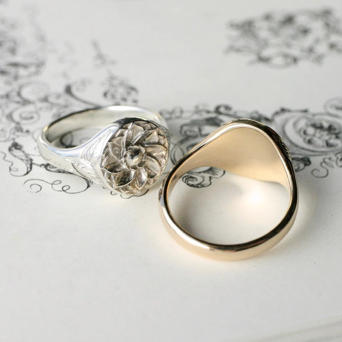 Rosette Signet in 14K Gold