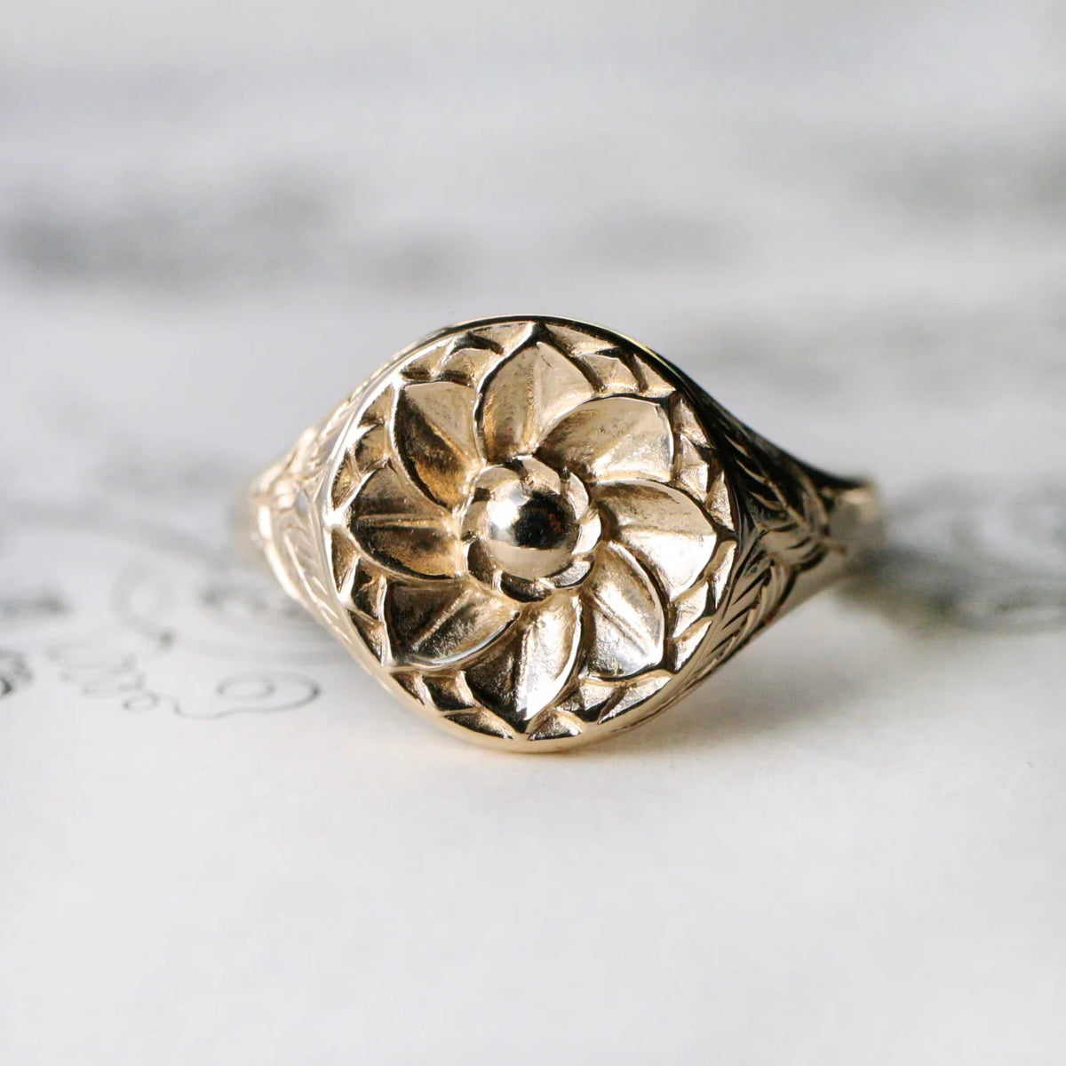 Rosette Signet in 14K Gold