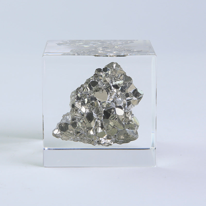 Sola Mineral Cube